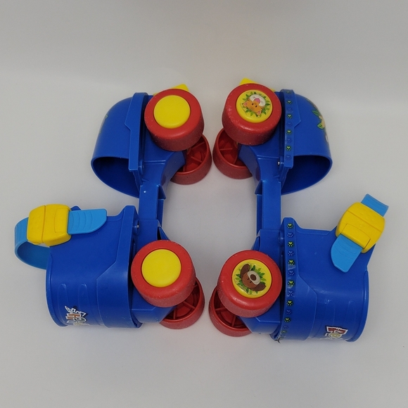 Flying Wheels Kids Adjustable Quad Grow With Me Training Roller Skate - Picture 10 of 14